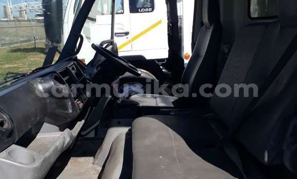 Buy Used Hino 300 White Truck in Beitbridge in Matabeleland South Buy Used Hino 300 White Truck in Beitbridge in Matabeleland South