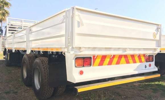 Buy Used Nissan UD White Truck in Beitbridge in Matabeleland South Buy Used Nissan UD White Truck in Beitbridge in Matabeleland South