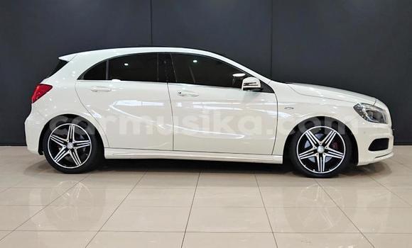 Tenga Tsaru Mercedes‒Benz 250 Chena Mota in Beitbridge in Matabeleland South Tenga Tsaru Mercedes‒Benz 250 Chena Mota in Beitbridge in Matabeleland South