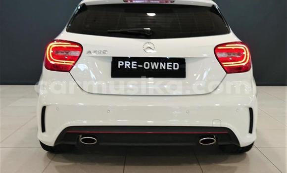 Tenga Tsaru Mercedes‒Benz 250 Chena Mota in Beitbridge in Matabeleland South Tenga Tsaru Mercedes‒Benz 250 Chena Mota in Beitbridge in Matabeleland South