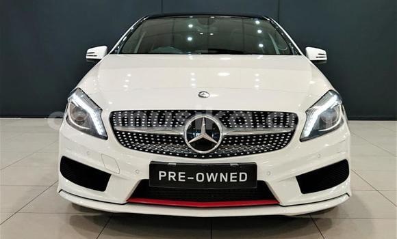 Tenga Tsaru Mercedes‒Benz 250 Chena Mota in Beitbridge in Matabeleland South Tenga Tsaru Mercedes‒Benz 250 Chena Mota in Beitbridge in Matabeleland South