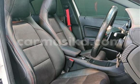 Tenga Tsaru Mercedes‒Benz 250 Chena Mota in Beitbridge in Matabeleland South Tenga Tsaru Mercedes‒Benz 250 Chena Mota in Beitbridge in Matabeleland South