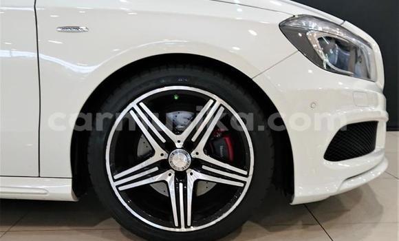 Tenga Tsaru Mercedes‒Benz 250 Chena Mota in Beitbridge in Matabeleland South Tenga Tsaru Mercedes‒Benz 250 Chena Mota in Beitbridge in Matabeleland South