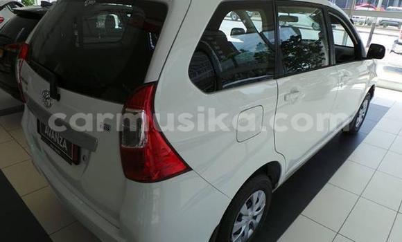 Acheter Occasion Voiture Toyota Hilux Blanc à Beitbridge, Matabeleland South Acheter Occasion Voiture Toyota Hilux Blanc à Beitbridge, Matabeleland South