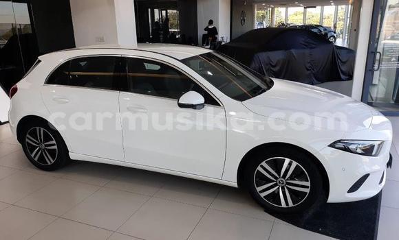 Acheter Occasion Voiture Mercedes‒Benz C–Class Blanc à Beitbridge, Matabeleland South Acheter Occasion Voiture Mercedes‒Benz C–Class Blanc à Beitbridge, Matabeleland South