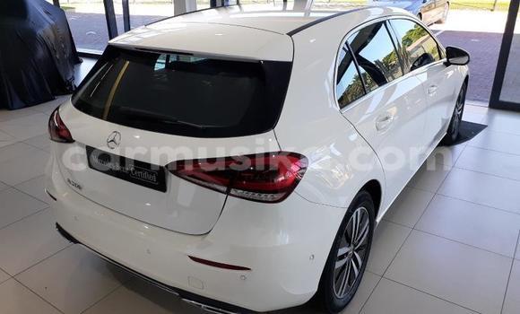 Acheter Occasion Voiture Mercedes‒Benz C–Class Blanc à Beitbridge, Matabeleland South Acheter Occasion Voiture Mercedes‒Benz C–Class Blanc à Beitbridge, Matabeleland South