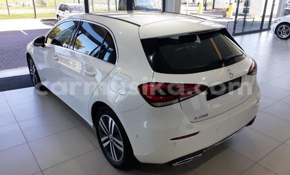 Acheter Occasion Voiture Mercedes‒Benz C–Class Blanc à Beitbridge, Matabeleland South Acheter Occasion Voiture Mercedes‒Benz C–Class Blanc à Beitbridge, Matabeleland South