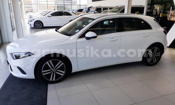 Acheter Occasion Voiture Mercedes‒Benz C–Class Blanc à Beitbridge, Matabeleland South Acheter Occasion Voiture Mercedes‒Benz C–Class Blanc à Beitbridge, Matabeleland South