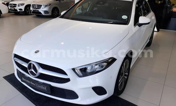 Acheter Occasion Voiture Mercedes‒Benz C–Class Blanc à Beitbridge, Matabeleland South Acheter Occasion Voiture Mercedes‒Benz C–Class Blanc à Beitbridge, Matabeleland South