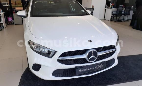 Acheter Occasion Voiture Mercedes‒Benz C–Class Blanc à Beitbridge, Matabeleland South Acheter Occasion Voiture Mercedes‒Benz C–Class Blanc à Beitbridge, Matabeleland South