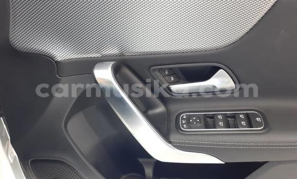 Acheter Occasion Voiture Mercedes‒Benz C–Class Blanc à Beitbridge, Matabeleland South Acheter Occasion Voiture Mercedes‒Benz C–Class Blanc à Beitbridge, Matabeleland South