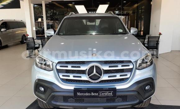 Acheter Occasion Voiture Mercedes‒Benz C–Class Gris à Beitbridge, Matabeleland South Acheter Occasion Voiture Mercedes‒Benz C–Class Gris à Beitbridge, Matabeleland South