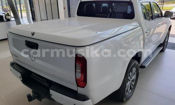 Acheter Occasion Voiture Mercedes‒Benz C–Class Blanc à Beitbridge, Matabeleland South Acheter Occasion Voiture Mercedes‒Benz C–Class Blanc à Beitbridge, Matabeleland South