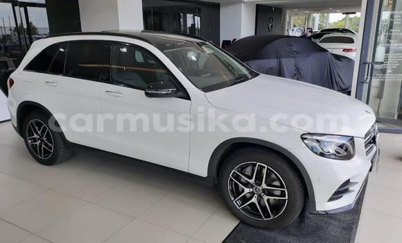 Acheter Occasion Voiture Mercedes‒Benz C-klasse Blanc à Beitbridge, Matabeleland South Acheter Occasion Voiture Mercedes‒Benz C-klasse Blanc à Beitbridge, Matabeleland South