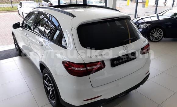 Acheter Occasion Voiture Mercedes‒Benz C-klasse Blanc à Beitbridge, Matabeleland South Acheter Occasion Voiture Mercedes‒Benz C-klasse Blanc à Beitbridge, Matabeleland South