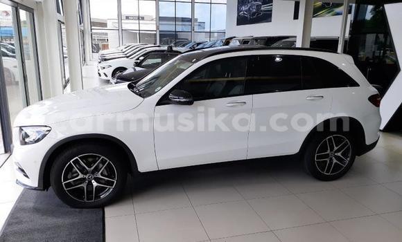 Acheter Occasion Voiture Mercedes‒Benz C-klasse Blanc à Beitbridge, Matabeleland South Acheter Occasion Voiture Mercedes‒Benz C-klasse Blanc à Beitbridge, Matabeleland South