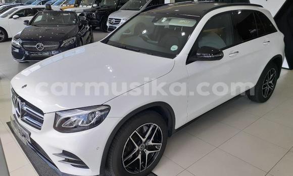 Acheter Occasion Voiture Mercedes‒Benz C-klasse Blanc à Beitbridge, Matabeleland South Acheter Occasion Voiture Mercedes‒Benz C-klasse Blanc à Beitbridge, Matabeleland South