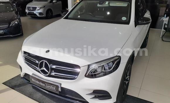 Acheter Occasion Voiture Mercedes‒Benz C-klasse Blanc à Beitbridge, Matabeleland South Acheter Occasion Voiture Mercedes‒Benz C-klasse Blanc à Beitbridge, Matabeleland South