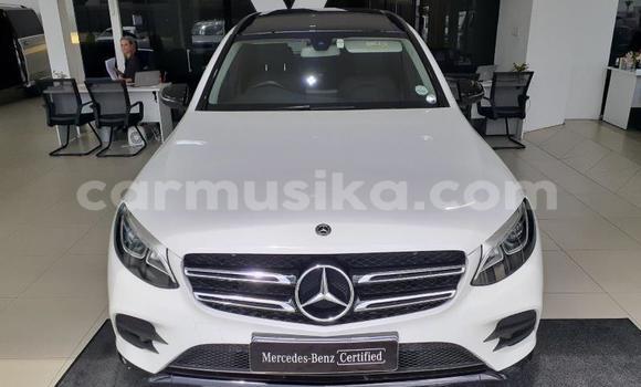 Acheter Occasion Voiture Mercedes‒Benz C-klasse Blanc à Beitbridge, Matabeleland South Acheter Occasion Voiture Mercedes‒Benz C-klasse Blanc à Beitbridge, Matabeleland South