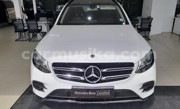 Acheter Occasion Voiture Mercedes‒Benz C-klasse Blanc à Beitbridge, Matabeleland South Acheter Occasion Voiture Mercedes‒Benz C-klasse Blanc à Beitbridge, Matabeleland South