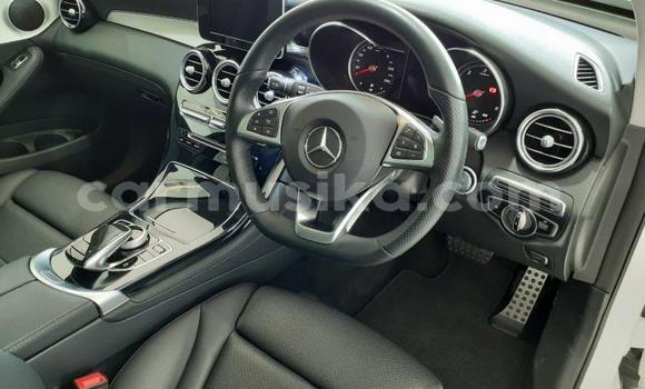 Acheter Occasion Voiture Mercedes‒Benz C-klasse Blanc à Beitbridge, Matabeleland South Acheter Occasion Voiture Mercedes‒Benz C-klasse Blanc à Beitbridge, Matabeleland South