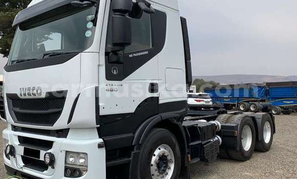 Nunua Ilio tumika Iveco Daily Nyeupe Lori ndani ya Beitbridge nchini Matabeleland Kusini