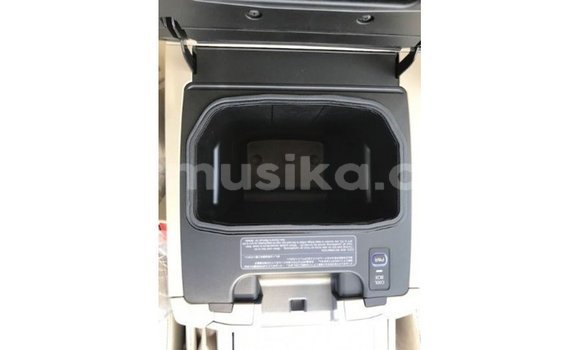 Tenga Imported Toyota Land Cruiser Bhuruu Mota in Import - Dubai in Harare Tenga Imported Toyota Land Cruiser Bhuruu Mota in Import - Dubai in Harare