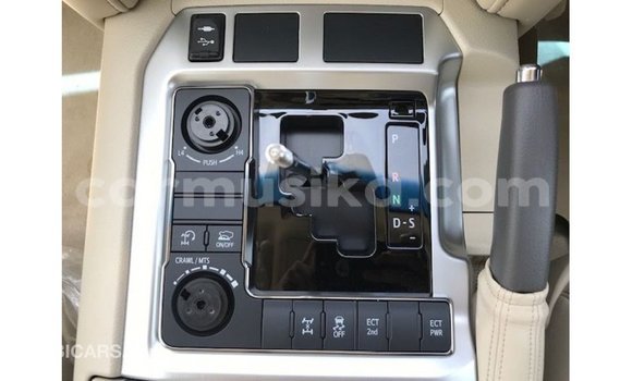 Tenga Imported Toyota Land Cruiser Bhuruu Mota in Import - Dubai in Harare Tenga Imported Toyota Land Cruiser Bhuruu Mota in Import - Dubai in Harare