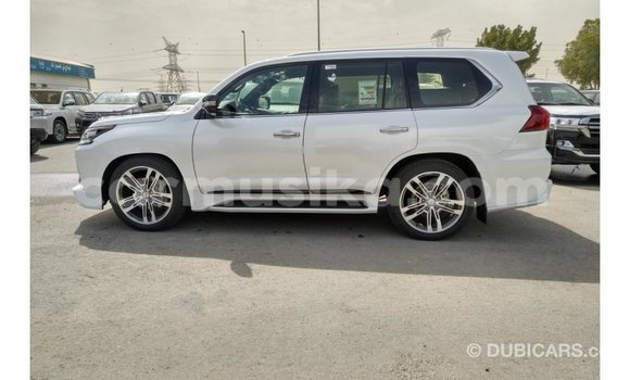 Tenga Imported Lexus LX Chena Mota in Import - Dubai in Harare Tenga Imported Lexus LX Chena Mota in Import - Dubai in Harare