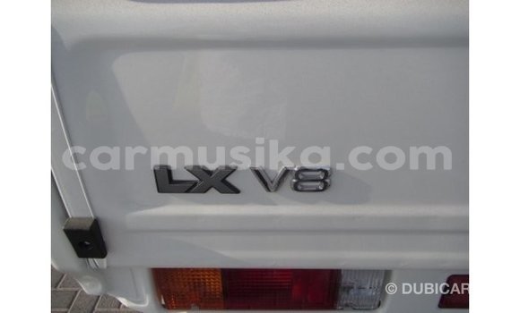 Tenga Imported Toyota Land Cruiser Chena Mota in Import - Dubai in Harare Tenga Imported Toyota Land Cruiser Chena Mota in Import - Dubai in Harare