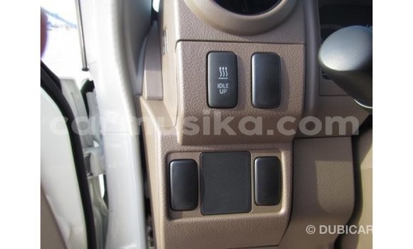 Tenga Imported Toyota Land Cruiser Chena Mota in Import - Dubai in Harare Tenga Imported Toyota Land Cruiser Chena Mota in Import - Dubai in Harare