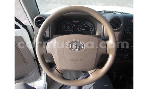 Tenga Imported Toyota Land Cruiser Chena Mota in Import - Dubai in Harare Tenga Imported Toyota Land Cruiser Chena Mota in Import - Dubai in Harare