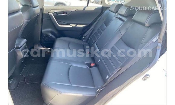 Nunua Imported Toyota HiAce Nyeupe Lori ndani ya Import - Dubai nchini Harare Nunua Imported Toyota HiAce Nyeupe Lori ndani ya Import - Dubai nchini Harare