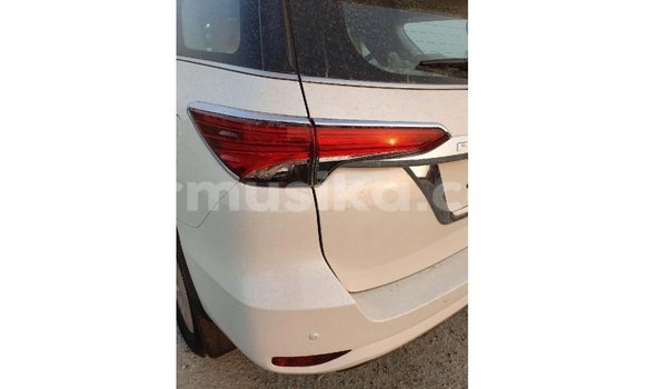 Buy Import Toyota Fortuner White Car in Import - Dubai in Harare Buy Import Toyota Fortuner White Car in Import - Dubai in Harare