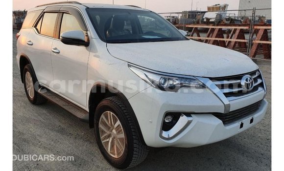 Buy Import Toyota Fortuner White Car in Import - Dubai in Harare Buy Import Toyota Fortuner White Car in Import - Dubai in Harare