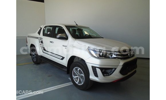 Acheter Import Voiture Toyota Hilux Blanc à Import - Dubai, Harare Acheter Import Voiture Toyota Hilux Blanc à Import - Dubai, Harare