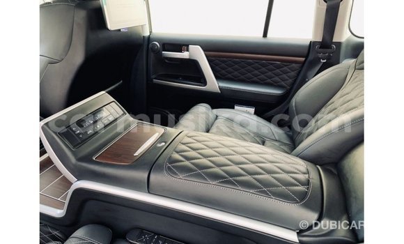 Acheter Import Voiture Toyota Land Cruiser Noir à Import - Dubai, Harare Acheter Import Voiture Toyota Land Cruiser Noir à Import - Dubai, Harare