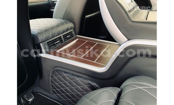 Acheter Import Voiture Toyota Land Cruiser Noir à Import - Dubai, Harare Acheter Import Voiture Toyota Land Cruiser Noir à Import - Dubai, Harare