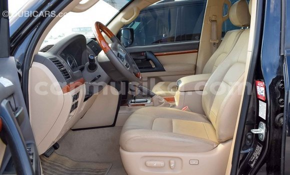 Tenga Imported Toyota Land Cruiser Nhema Mota in Import - Dubai in Harare Tenga Imported Toyota Land Cruiser Nhema Mota in Import - Dubai in Harare