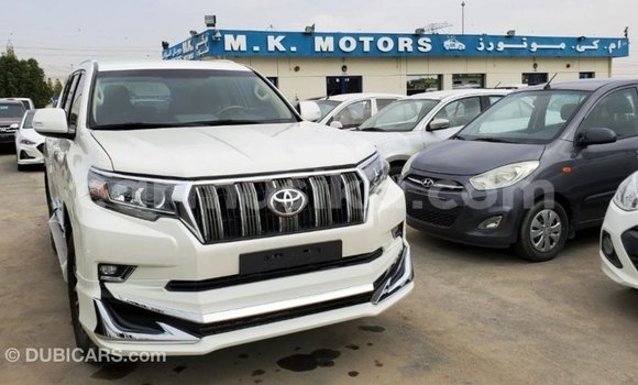 Acheter Import Voiture Toyota Prado Blanc à Import - Dubai, Harare Acheter Import Voiture Toyota Prado Blanc à Import - Dubai, Harare