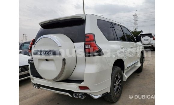 Acheter Import Voiture Toyota Prado Blanc à Import - Dubai, Harare Acheter Import Voiture Toyota Prado Blanc à Import - Dubai, Harare