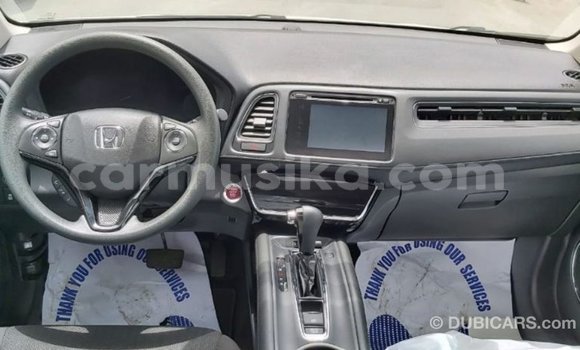 Acheter Import Moto Honda C Blanc à Import - Dubai, Harare Acheter Import Moto Honda C Blanc à Import - Dubai, Harare