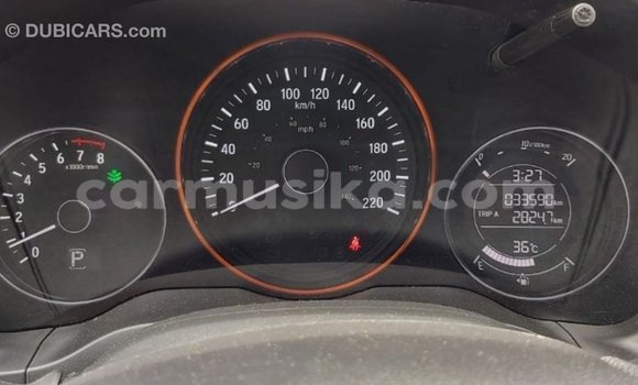 Acheter Import Moto Honda C Blanc à Import - Dubai, Harare Acheter Import Moto Honda C Blanc à Import - Dubai, Harare