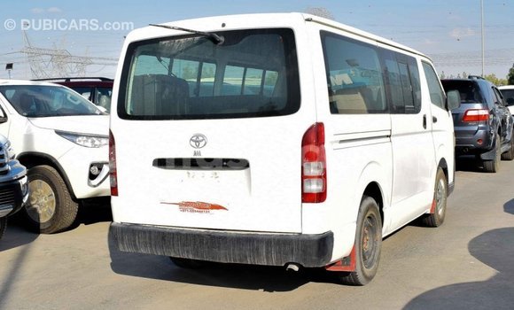 Tenga Imported Toyota Hiace Chena Mota in Import - Dubai in Harare Tenga Imported Toyota Hiace Chena Mota in Import - Dubai in Harare