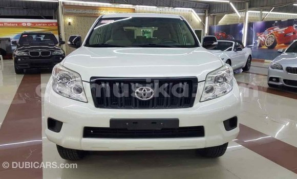 Nunua Imported Toyota Prado Nyeupe Gari ndani ya Import - Dubai nchini Harare Nunua Imported Toyota Prado Nyeupe Gari ndani ya Import - Dubai nchini Harare
