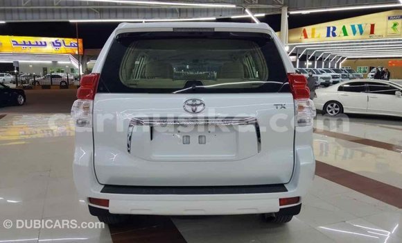 Nunua Imported Toyota Prado Nyeupe Gari ndani ya Import - Dubai nchini Harare Nunua Imported Toyota Prado Nyeupe Gari ndani ya Import - Dubai nchini Harare