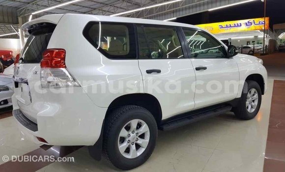 Nunua Imported Toyota Prado Nyeupe Gari ndani ya Import - Dubai nchini Harare Nunua Imported Toyota Prado Nyeupe Gari ndani ya Import - Dubai nchini Harare