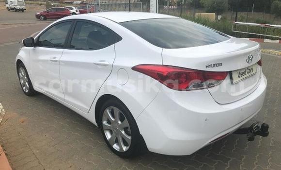 Acheter Occasion Voiture Hyundai Accent Blanc à Beitbridge, Matabeleland South Acheter Occasion Voiture Hyundai Accent Blanc à Beitbridge, Matabeleland South