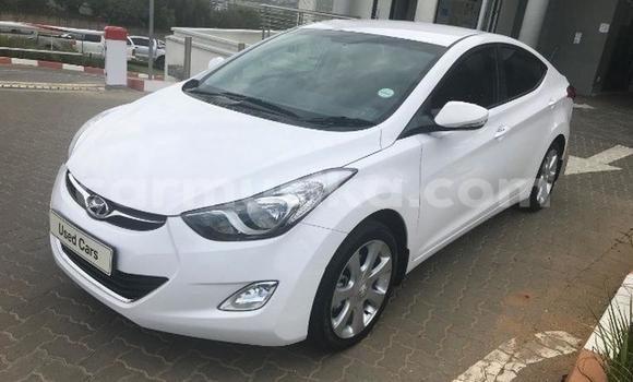 Acheter Occasion Voiture Hyundai Accent Blanc à Beitbridge, Matabeleland South Acheter Occasion Voiture Hyundai Accent Blanc à Beitbridge, Matabeleland South