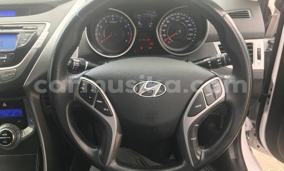 Acheter Occasion Voiture Hyundai Accent Blanc à Beitbridge, Matabeleland South Acheter Occasion Voiture Hyundai Accent Blanc à Beitbridge, Matabeleland South